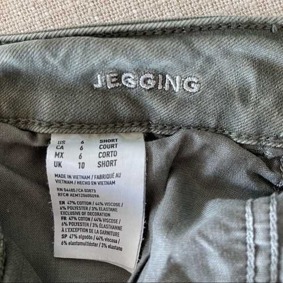 American Eagle Green Ripped Jeggings - Picture 4 of 4